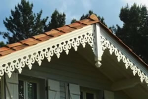 Custom Wooden Pani Patti Design for Elegant Home Exteriors